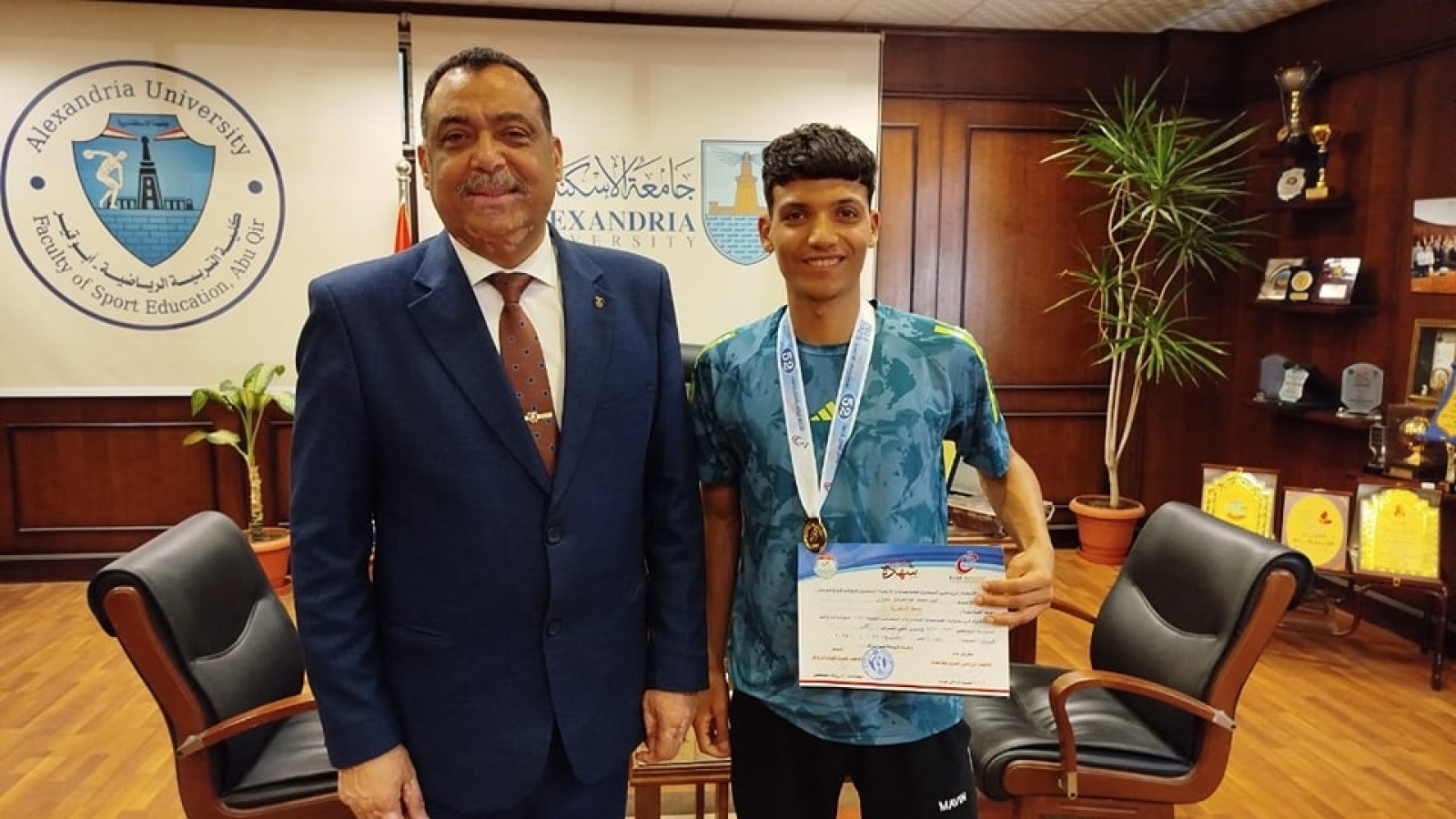 تكريم الطالب نبيل الصادق