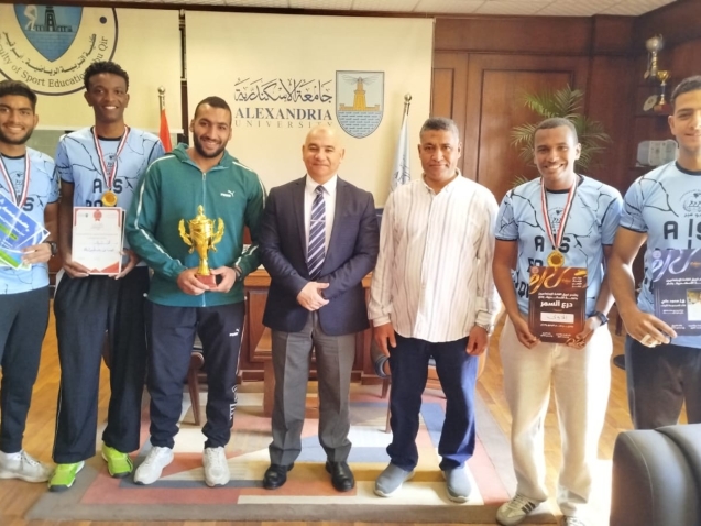 القادة الاجتماعيين